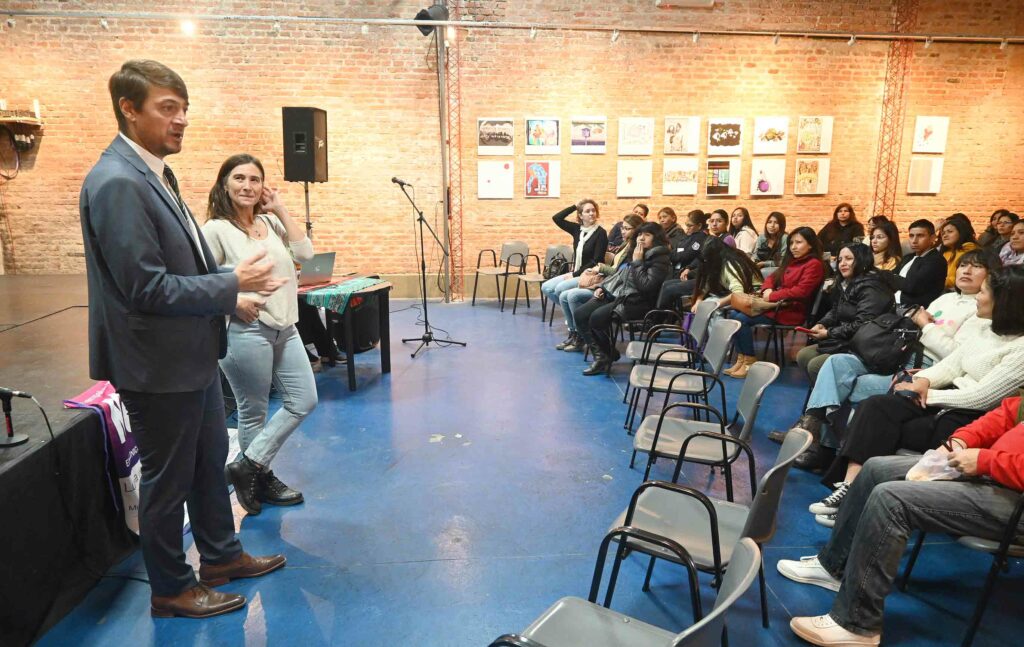 Taller El poder de nuestras voces para promotores en prevención de