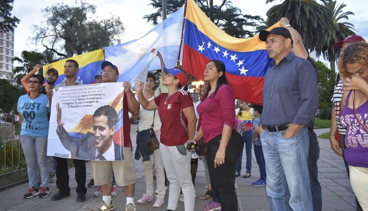 Venezolanos en Jujuy, Plaza Belgrano 23_01_2019