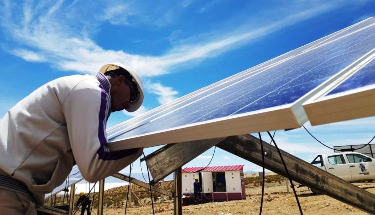 En Olaroz Chico, la acumulación en baterías permitirá el abastecimiento de energía las 24 horas, los 365 días del año.